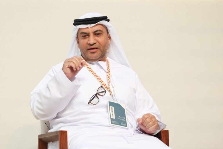 الدكتور سالم الكتبي في جلسة «الإمارات في الأزمات تصنع المعجزات»