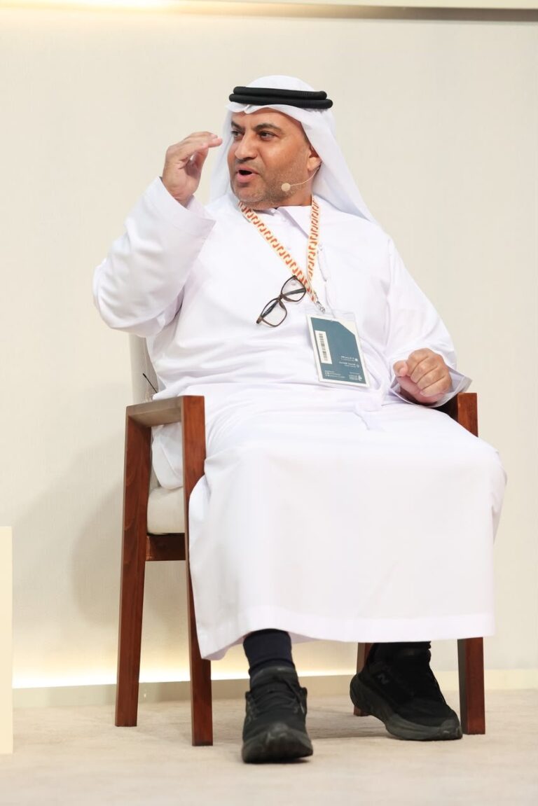 الدكتور سالم الكتبي في جلسة «الإمارات في الأزمات تصنع المعجزات»