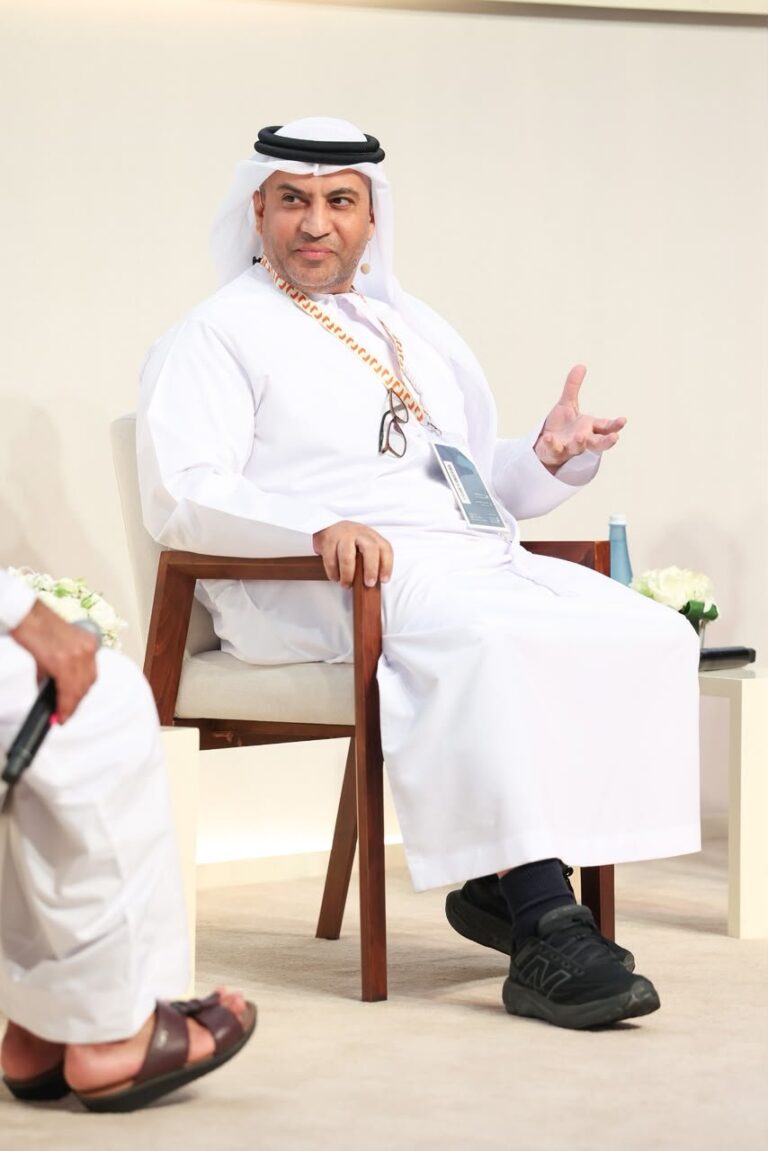 الدكتور سالم الكتبي في جلسة «الإمارات في الأزمات تصنع المعجزات»
