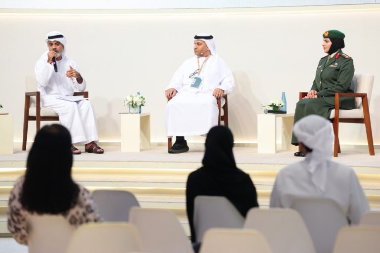 الدكتور سالم الكتبي في جلسة «الإمارات في الأزمات تصنع المعجزات»